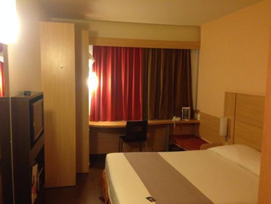 Hotel Ibis Линс Экстерьер фото